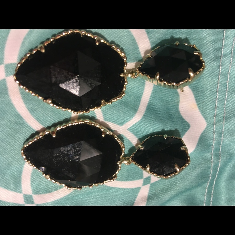 🎉🎉gorgeous Kendra Scott black earrings.